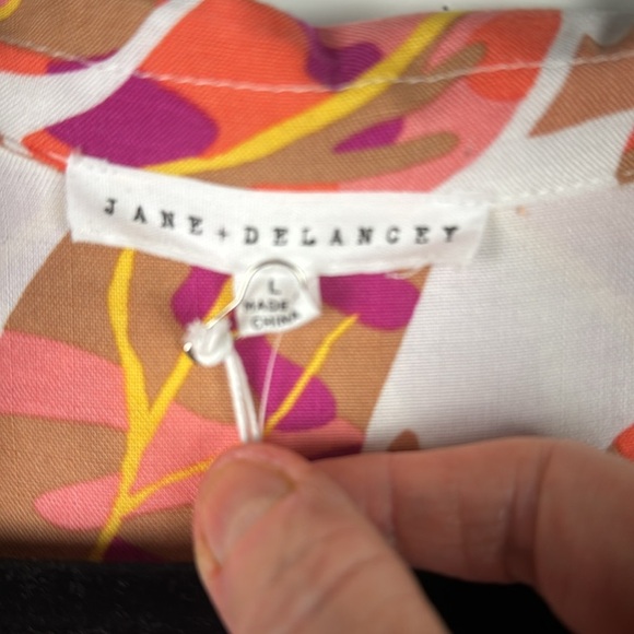 Jane & Delancey top Sz L NWT SS crème Orange  Purple Gold Leaf design button up - Picture 4 of 8